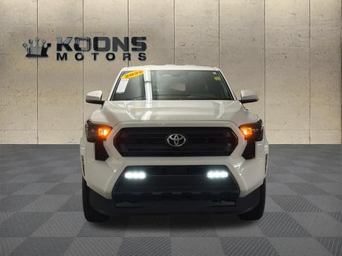 Used 2026 Toyota Tacoma SR5 AWD/4WD image 3