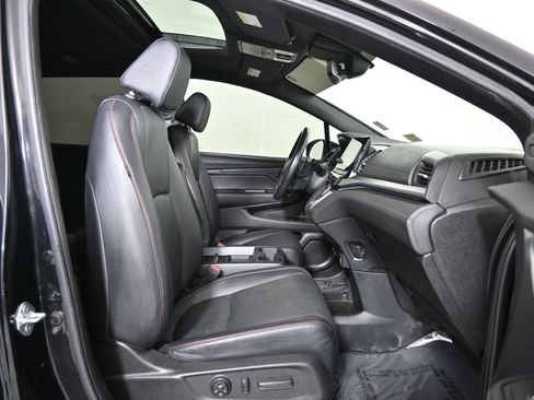 Used 2023 Honda Odyssey Sport image 13