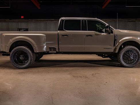Used 2026 Ford F450 Platinum w/ Platinum Plus Package AWD/4WD image 11