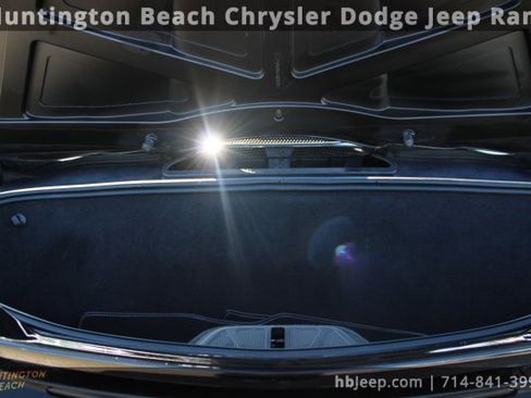 Used 2023 Chevrolet Corvette Stingray Convertible w/ Z51 Performance Package image 37