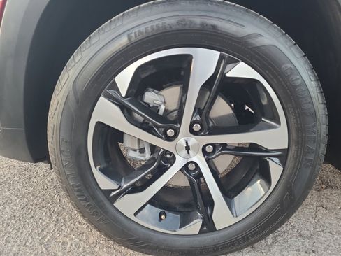 Used 2024 Chevrolet Trax RS image 11