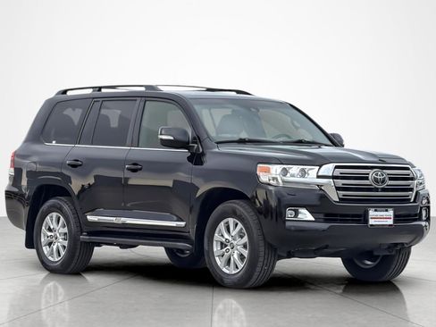 Certified 2018 Toyota Land Cruiser image 7