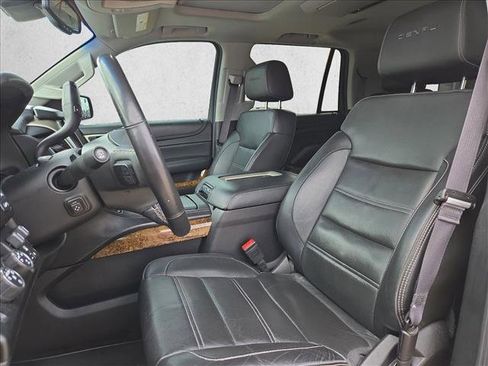 Used 2016 GMC Yukon Denali image 17