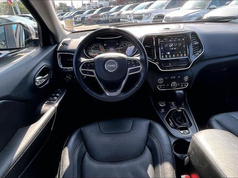Used 2019 Jeep Cherokee Limited AWD/4WD image 5