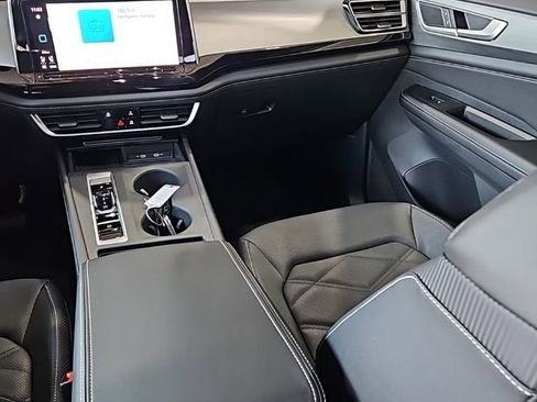 New 2026 Volkswagen Atlas Cross Sport SE FWD image 23