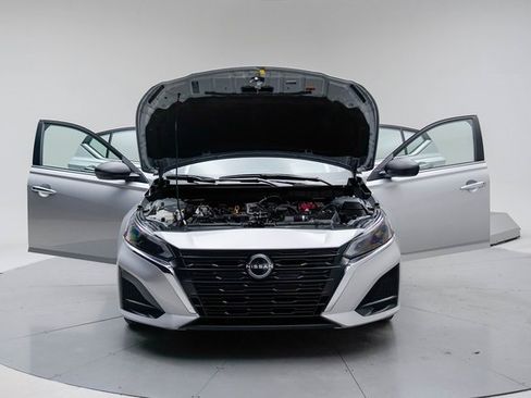 Used 2024 Nissan Altima 2.5 SV image 20