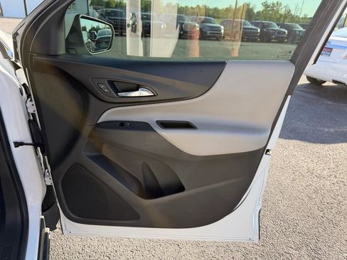 Used 2018 Chevrolet Equinox LT image 21