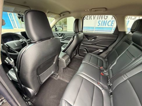 Used 2025 Lincoln Corsair AWD image 27