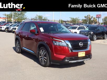 Used 2022 Nissan Pathfinder Platinum w/ Cargo Package