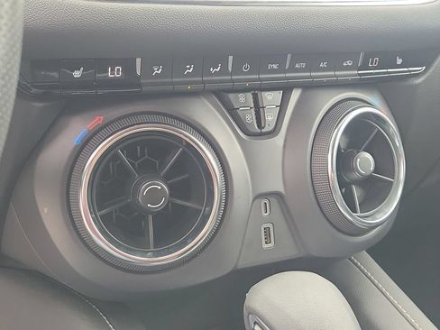Certified 2025 Chevrolet Blazer LT FWD image 30