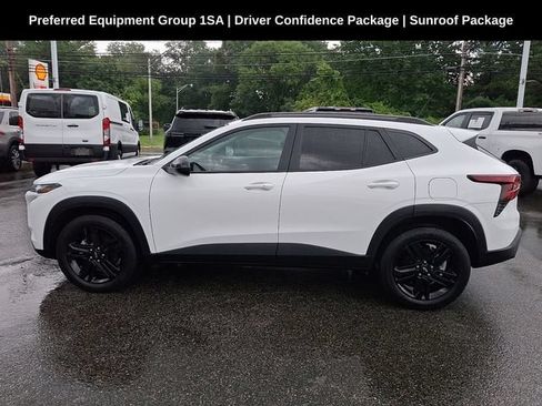 Used 2024 Chevrolet Trax ACTIV w/ Sunroof Package FWD image 5
