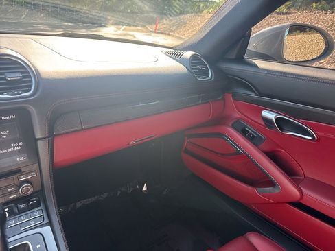 Used 2018 Porsche 718 Cayman S RWD image 23