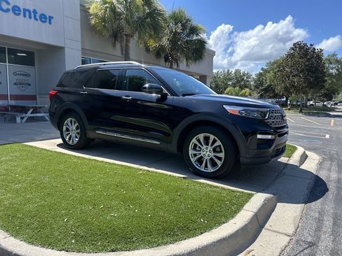 Certified 2022 Ford Explorer Limited w/ Equipment Group 301A RWD image 2