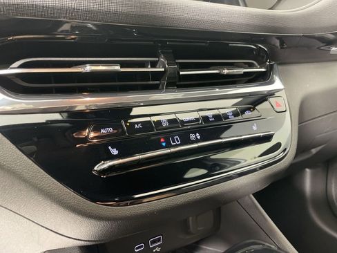 Used 2025 Buick Envista Avenir image 17