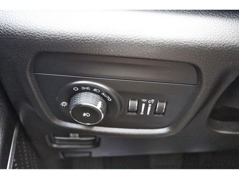 Used 2022 Jeep Grand Cherokee L Limited w/ Luxury Tech Group II image 19