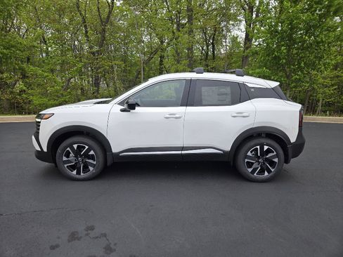 New 2026 Nissan Kicks SV w/ Cold Weather Package AWD/4WD image 5