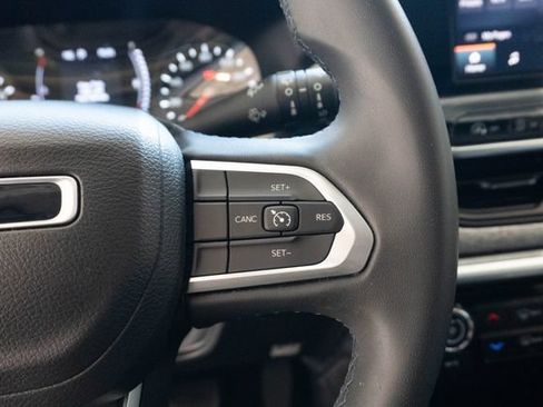 Used 2022 Jeep Compass Latitude FWD image 21