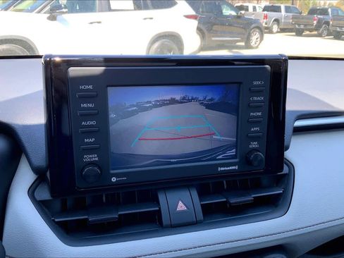 Used 2022 Toyota RAV4 XLE image 28
