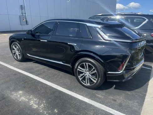 Used 2024 Cadillac Lyriq Luxury RWD image 3