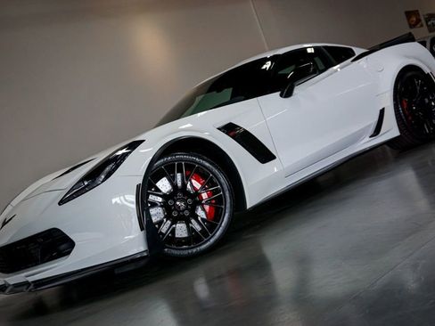 Used 2017 Chevrolet Corvette Z06 w/ Z07 Performance Package image 90