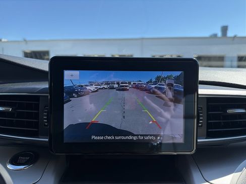 Used 2023 Ford Explorer XLT w/ Equipment Group 202A AWD/4WD image 26