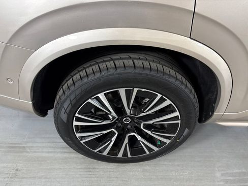 Used 2024 Volvo XC90 T8 Plus AWD/4WD image 10