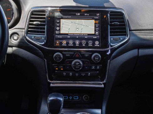 Used 2020 Jeep Grand Cherokee Altitude AWD/4WD image 14