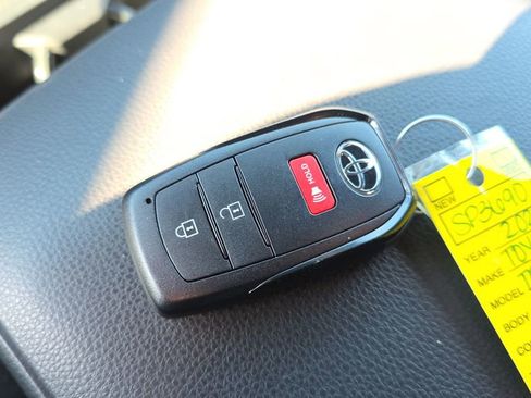 Used 2025 Toyota Tacoma SR image 28