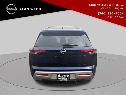 Used 2023 Nissan Pathfinder SL w/ SL Premium Package AWD/4WD image 4