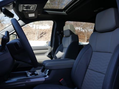 New 2026 Chevrolet Silverado 2500 ZR2 image 9