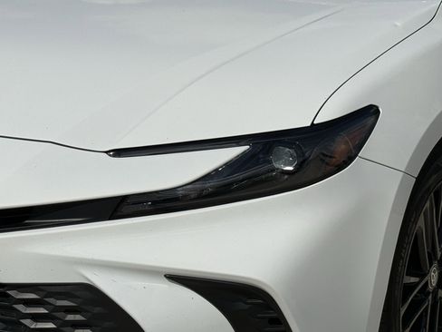 Used 2025 Toyota Camry SE image 12