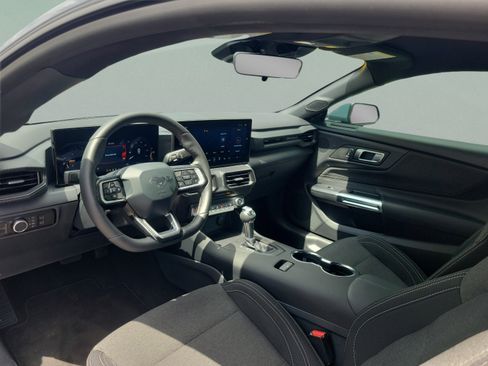 Used 2025 Ford Mustang Coupe RWD image 16