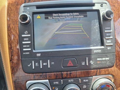 Used 2014 Chevrolet Traverse LTZ FWD image 36