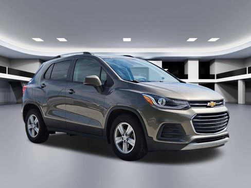 Used 2021 Chevrolet Trax LT w/ Driver Confidence Package image 7
