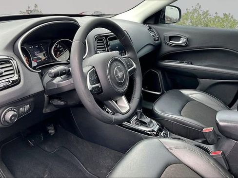 Used 2021 Jeep Compass Latitude w/ Sun and Sound Group image 12