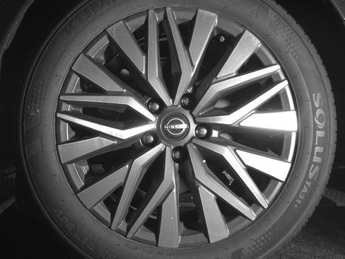 Used 2025 Nissan Altima 2.5 SV image 14