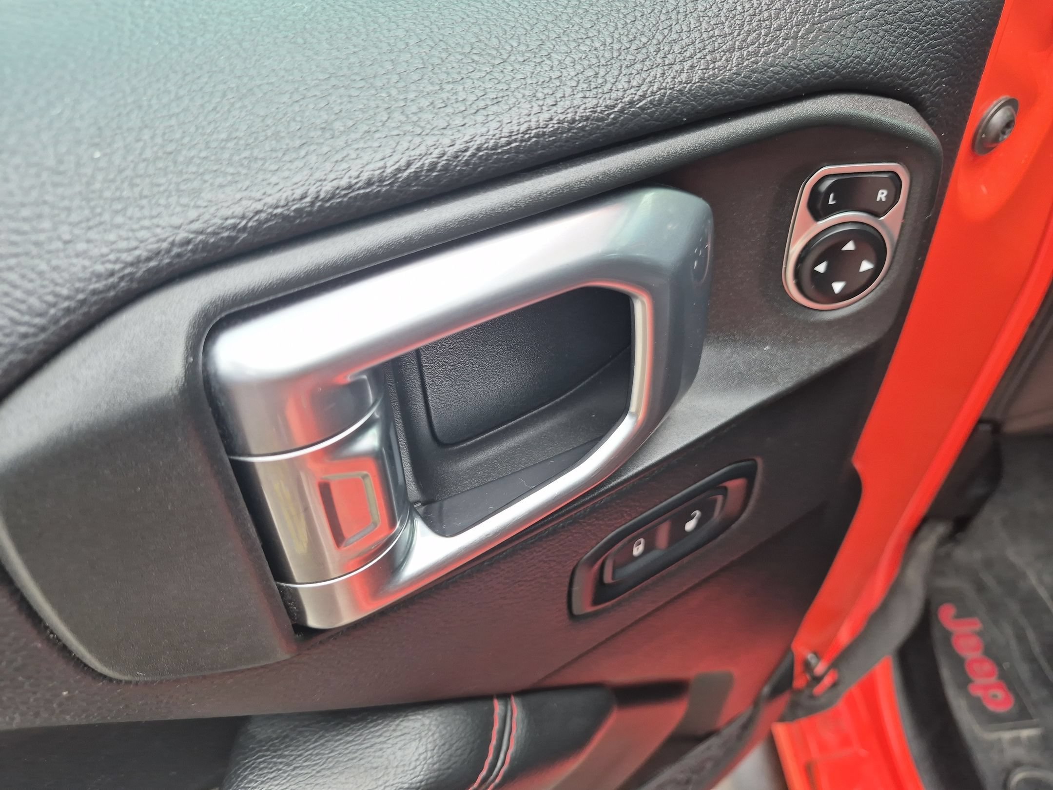 Used 2020 Jeep Gladiator Rubicon AWD/4WD image 11
