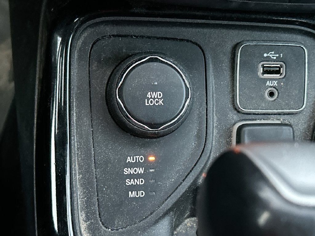 Used 2019 Jeep Compass Limited w/ Safety & Security Group AWD/4WD image 32
