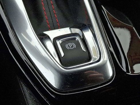 Used 2025 Chevrolet Trax RS w/ Driver Confidence Package image 42