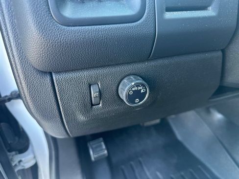 Used 2021 Chevrolet Colorado LT w/ Fleet Safety Package RWD image 8