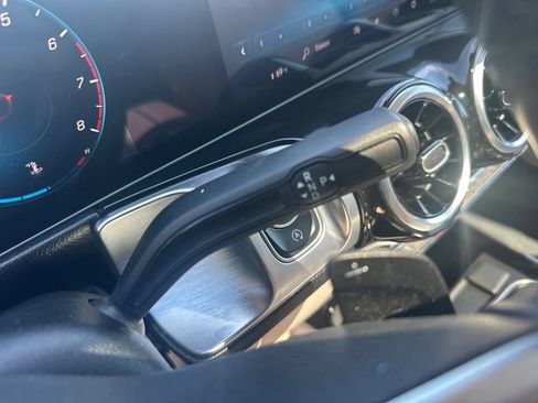 Used 2020 Mercedes-Benz GLB 250 4MATIC w/ Premium Package image 30
