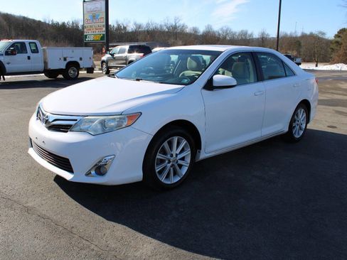 Used 2012 Toyota Camry XLE image 1
