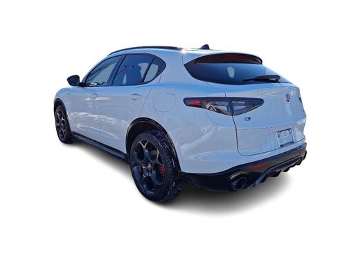 Used 2024 Alfa Romeo Stelvio Veloce image 4
