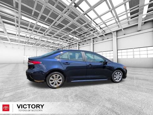 Used 2024 Toyota Corolla LE FWD image 4