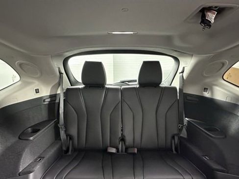 Certified 2025 Acura MDX w/ Advance Package image 25