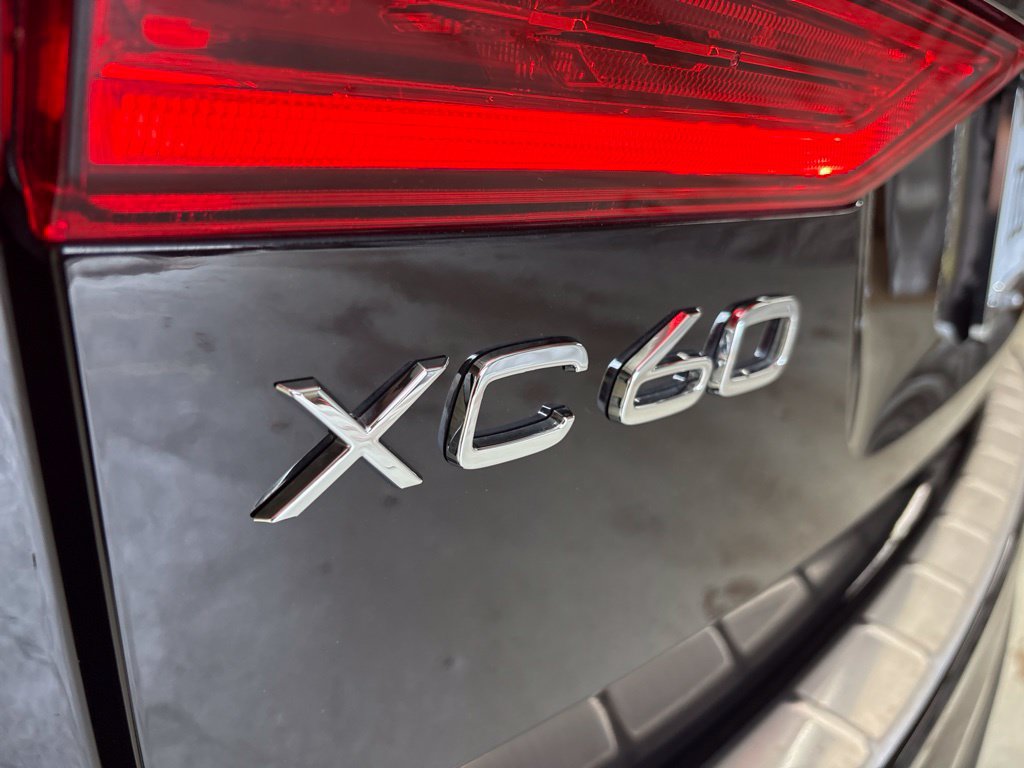 Used 2024 Volvo XC60 T8 Plus w/ Protection Package Premier AWD/4WD image 12