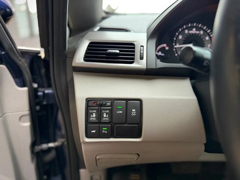 Used 2016 Honda Odyssey Touring image 8