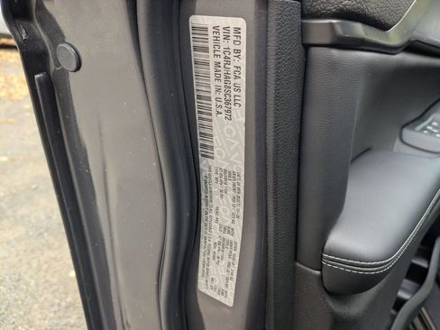 New 2025 Jeep Grand Cherokee Altitude image 32