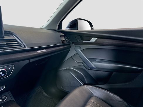 Used 2022 Audi Q5 2.0T Premium w/ Convenience Package image 24