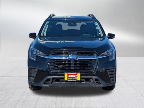 Used 2023 Subaru Ascent Premium image 2
